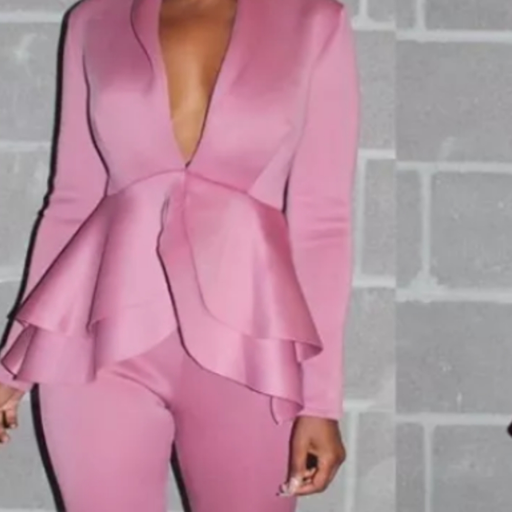 Outfit - Picture 4 of 12